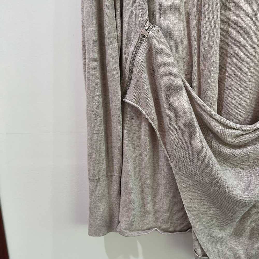 Abercrombie and Fitch Zip Up - Picture 3 of 8